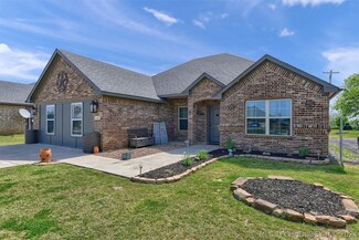 863 S Mckinley Ave, Calera, OK 74730