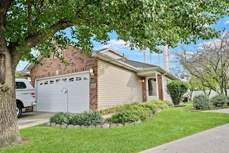 2264 Sandcastle Dr, Dyer, IN 46311