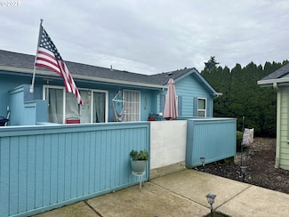 5510 E St, Springfield, OR 97478