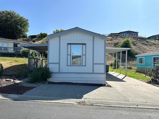 95 Ridgecliff Dr, Richland, WA 99352