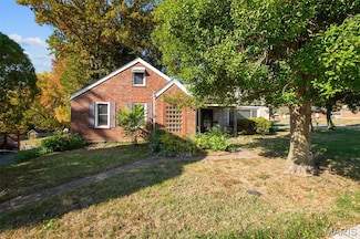 847 N Florissant Rd, Saint Louis, MO 63135