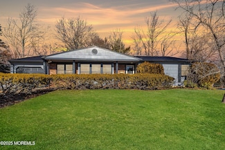34 Forrest Hill Dr, Howell, NJ 07731
