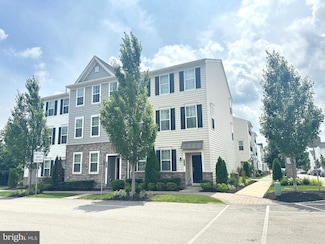 13 Hedley Ln, Hatboro, PA 19040