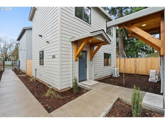 5712 SE Ramona St Unit B, Portland, OR 97206