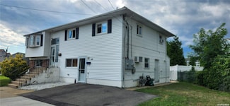 46 Radcliffe Rd, Island Park, NY 11558