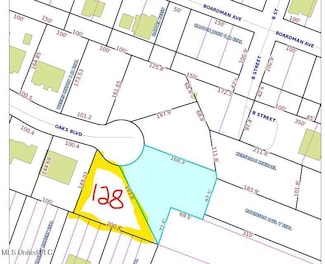128 Oaks Blvd, Bay St. Louis, MS 39520