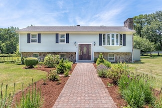 353 American Legion Hwy, Westport, MA 02790