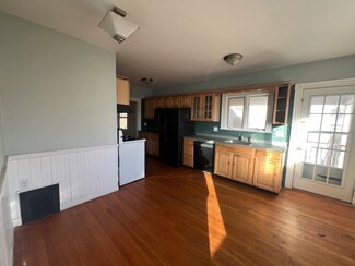 89 Essex St Unit 2, Swampscott, MA 01907