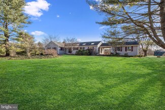 29 Bayberry Ln, Belle Mead, NJ 08502