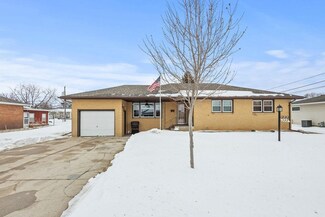 121 N Rose Ln, Columbus, NE 68601