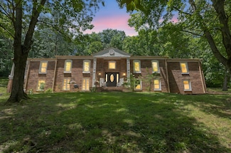 925 Green Valley Dr, Nashville, TN 37220