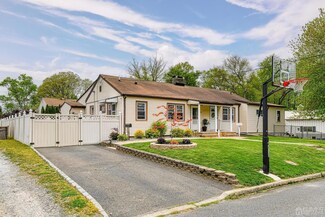 12 William St, Jamesburg, NJ 08831