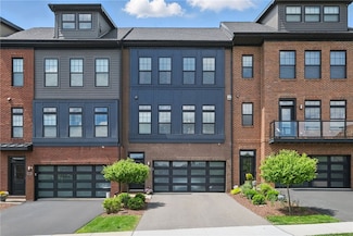 349 Azalea Dr, Venetia, PA 15367