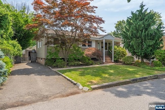 204 Franklin St, Northvale, NJ 07647