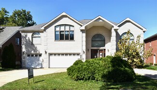6420 N Longmeadow Ave, Lincolnwood, IL 60712