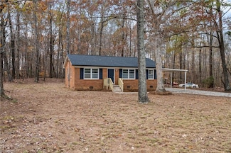 7110 Racine Rd, Pleasant Garden, NC 27313