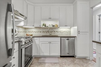 4820 Park Commons Dr Unit 320, Saint Louis Park, MN 55416