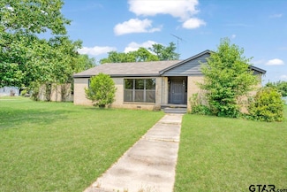 104 Mackinnon St, Mount Pleasant, TX 75455