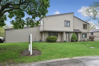 11810 Harbour Light Dr Unit 1810, North Royalton, OH 44133