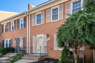 5259 Leestone Ct, Springfield, VA 22151