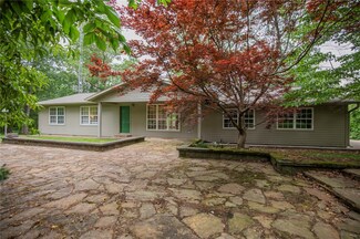233 White Oak Dr, Tontitown, AR 72762