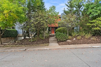 15 Darlington Ct, Pittsburgh, PA 15217