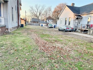 919 S 6th St, Terre Haute, IN 47807