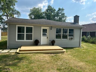 7505 South Dr, Wonder Lake, IL 60097