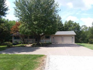13 Deer Run Rd, Orion, IL 61273