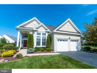 19 Paddock Ct, Dayton, NJ 08810