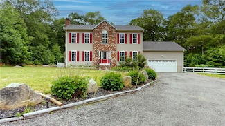 4 Tray Hollow Rd, Foster, RI 02825