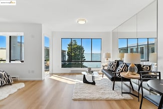 7 Captain Dr Unit 411C, Emeryville, CA 94608