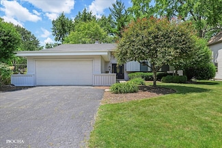 425 W Gartner Rd, Naperville, IL 60540