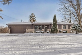 22700 Griswold Rd, South Lyon, MI 48178