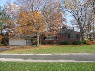 403 N Iroquois St, Gilman, IL 60938