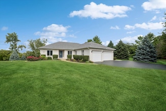 2620 Rolling Oaks Rd, Spring Grove, IL 60081