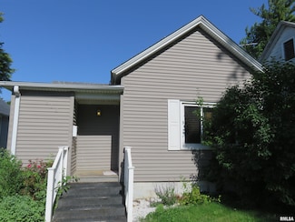 312 N 3rd St, Clinton, IA 52732