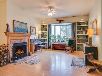 15 Story St Unit 5, Rockport, MA 01966