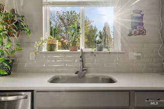 17086 N Gwinnett Ave, Nampa, ID 83687
