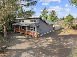 158 N Wynoochee Dr SW, Ocean Shores, WA 98569