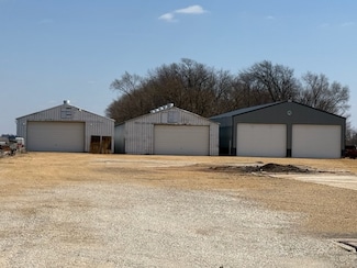 904 Walton Rd, Dixon, IL 61021