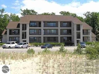 8935 N Bayshore Dr Unit 21, Elk Rapids, MI 49629