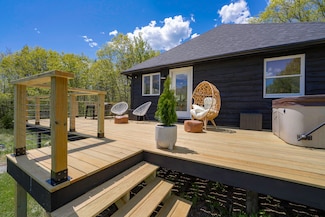 2208 Friendship Rd, Waldoboro, ME 04572