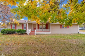 925 Whiting St, Saint Clair, MI 48079