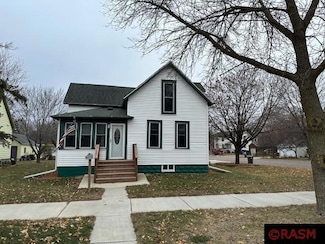 228 228 W Elm St, St. Peter, MN 56082