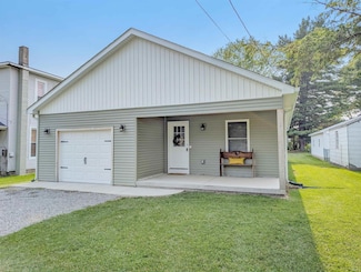 1113 Jackson St, Burlington, IN 46915