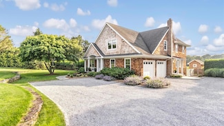 13A Brushy Neck Ln, Westhampton, NY 11977