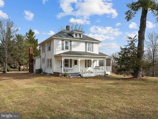 64 Linden Farm Ln, Berkeley Springs, WV 25411