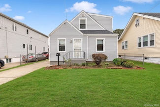98 Ethel St, Valley Stream, NY 11580
