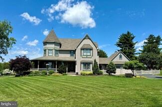 13 N Clearview Dr, Palmyra, PA 17078